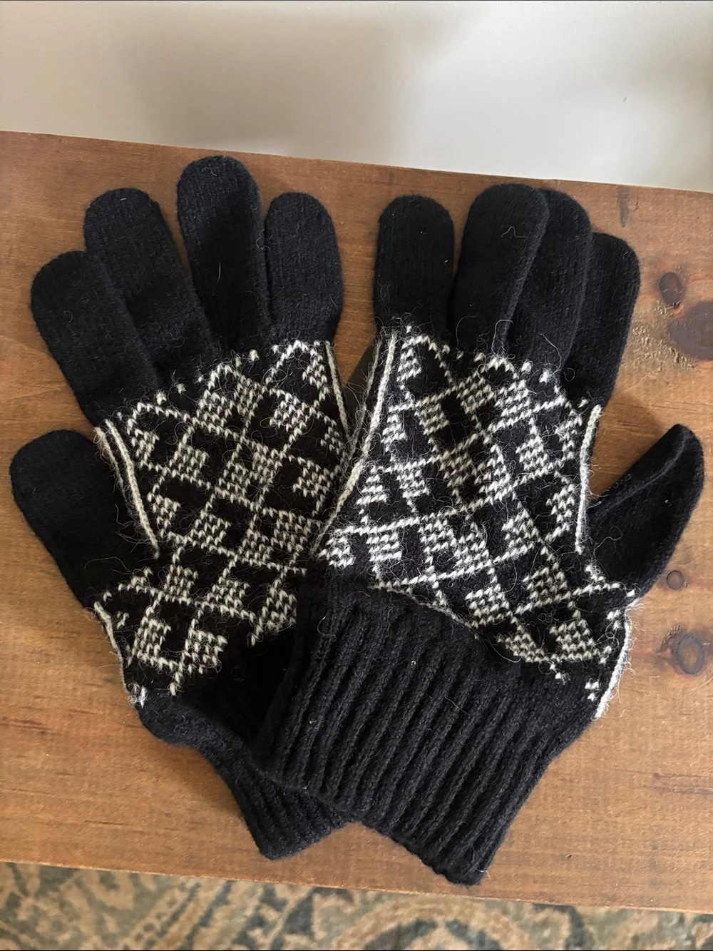 Black Wool/Knit Gloves with Ivory Snowflake Pattern